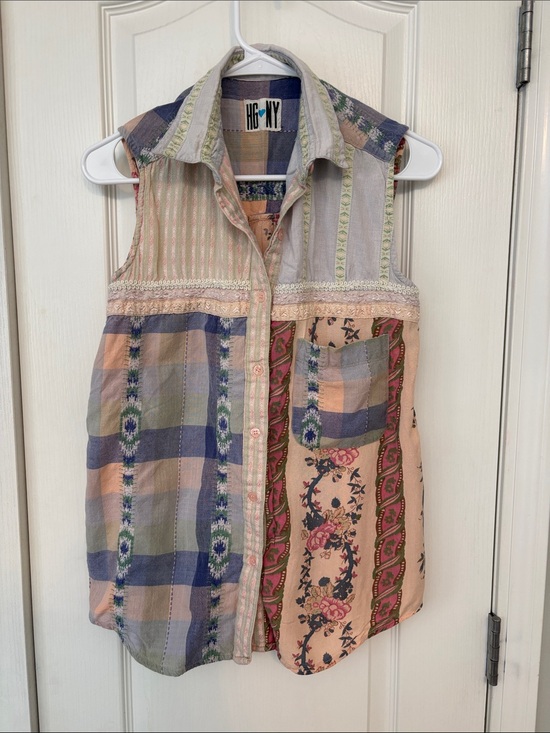 HG  NY Tops - HG🩷NY Patchwork Floral Embroidered Sleeveless Button-Down Shirt - Multicolor Med